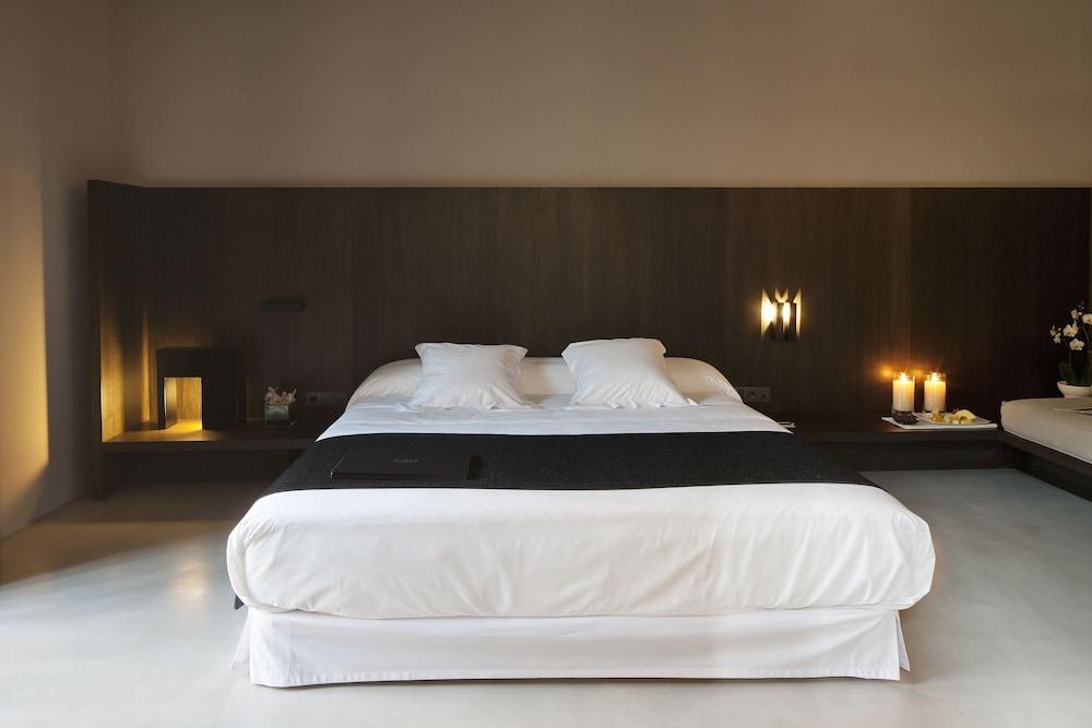 Caro Hotel Valencia Exterior photo A bedroom
