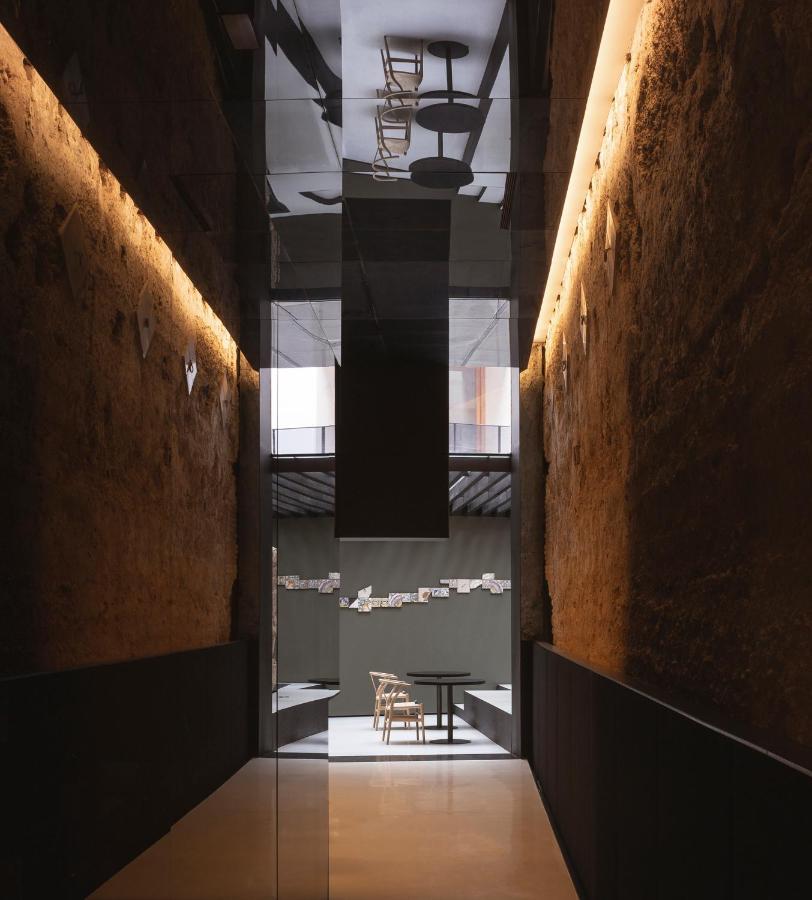 Caro Hotel Valencia Exterior photo Interior of the museum