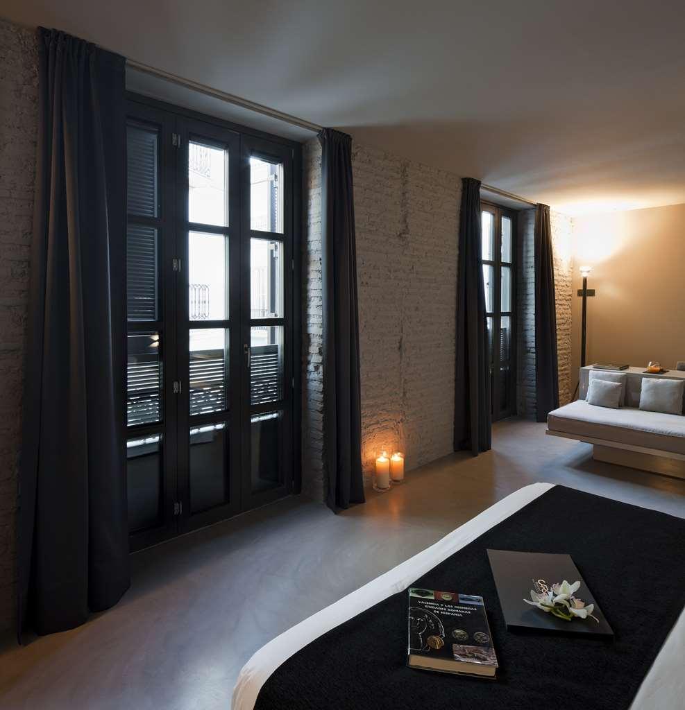 Caro Hotel Valencia Room photo A room at the Mandarin Oriental, Barcelona