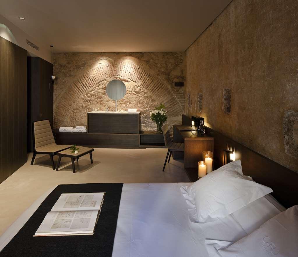 Caro Hotel Valencia Room photo A room at the Mandarin Oriental Barcelona