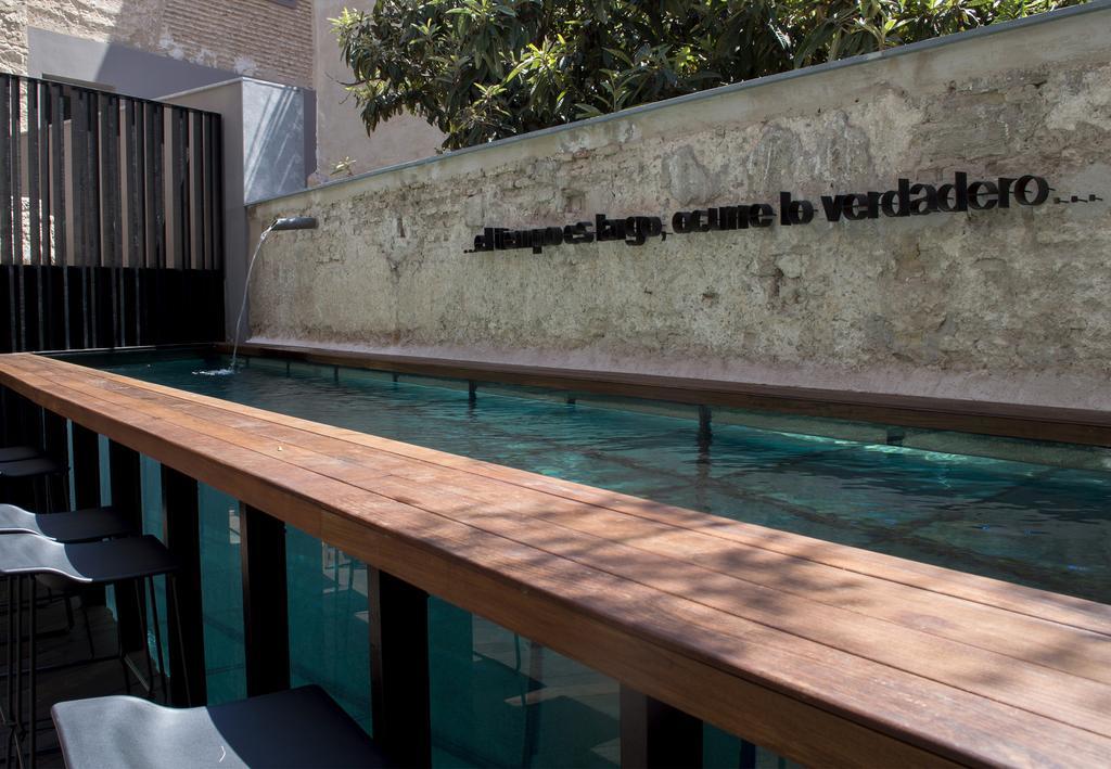 Caro Hotel Valencia Exterior photo The pool at the Museo Casa-Palacio de José Alfredo Jiménez Pla, in San Cristóbal de Las Casas, Chiapas, Mexico.